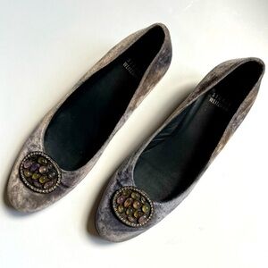 Stuart Weitzman Gray Velvet Flats Size 8